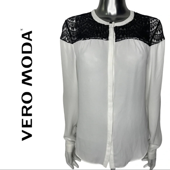 Vero Moda White Blouse Black Lace Yoke Pleated  Size Small - Picture 1 of 4